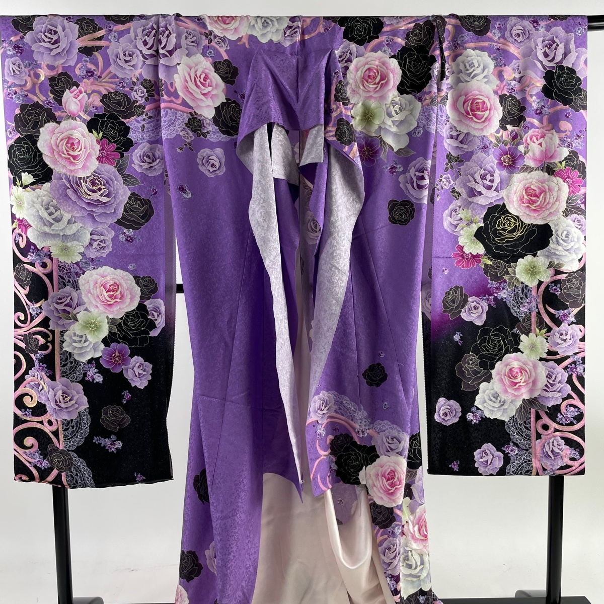  long-sleeved kimono length 178.5cm sleeve length 75cm simplified temporary . feather rose . flower silver through . lame . purple silk beautiful goods excellent article [ used ]