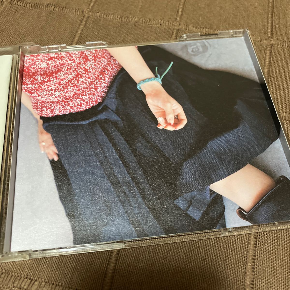 音楽CD aiko 4thアルバム 秋 そばにいるよ おやすみなさい あなたと握手 今度までには 初回限定盤 カラートレイ仕様 ステッカー付き_画像5