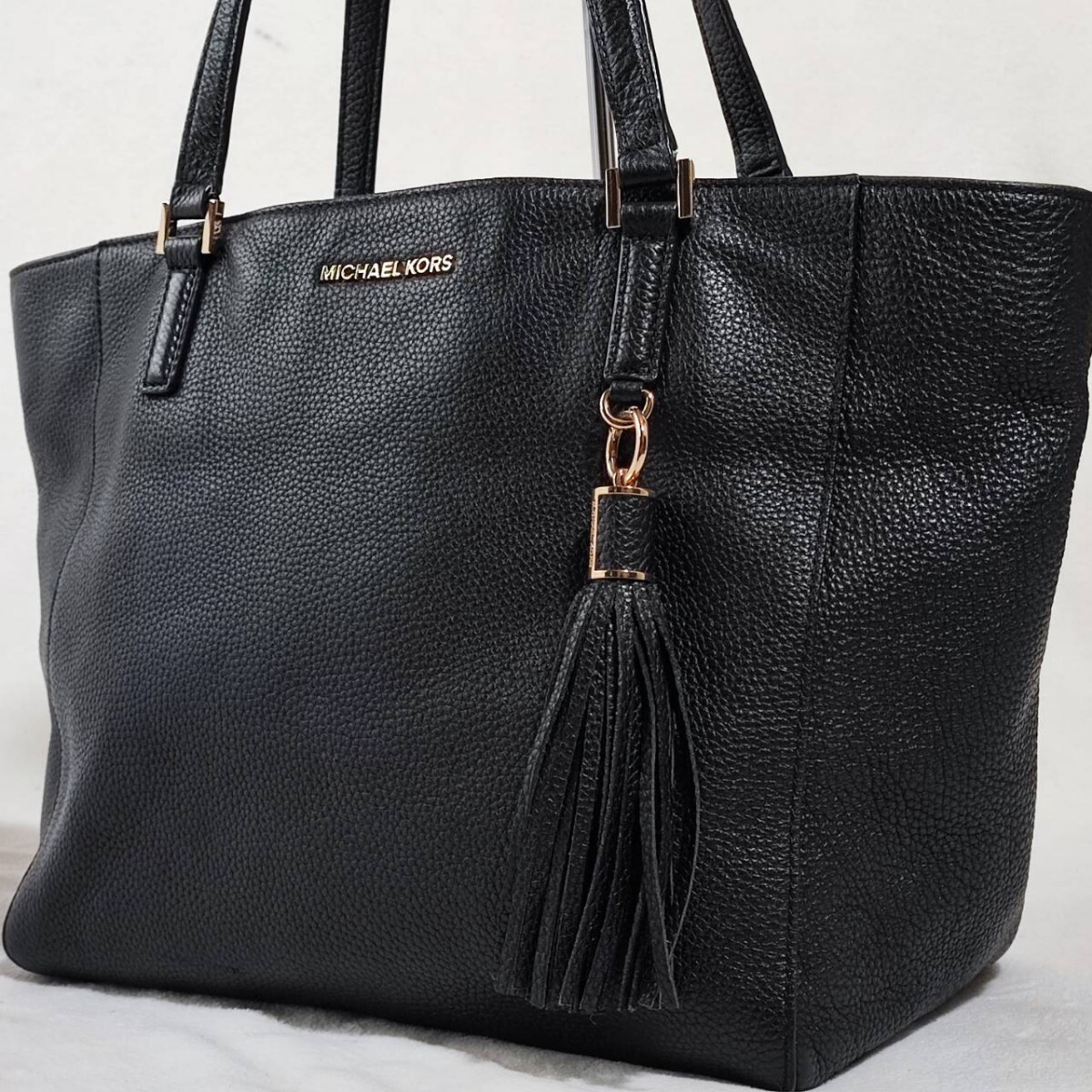 美品 マイケルコース トートバッグ 本革 シボ革 レザー MICHAEL KORS 黒 ビジネス ブリーフケース メンズ 大容量 仕事 A4可 肩掛け PC可 鞄_画像1