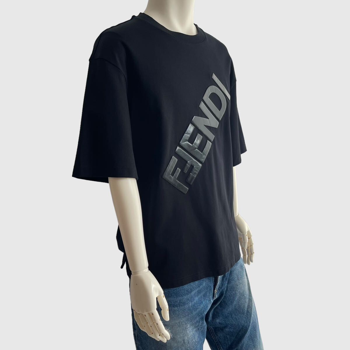 FENDI フェンディ Tシャツ ブラック メンズ ロゴ オーバーサイズ　半袖Tシャツ _画像6