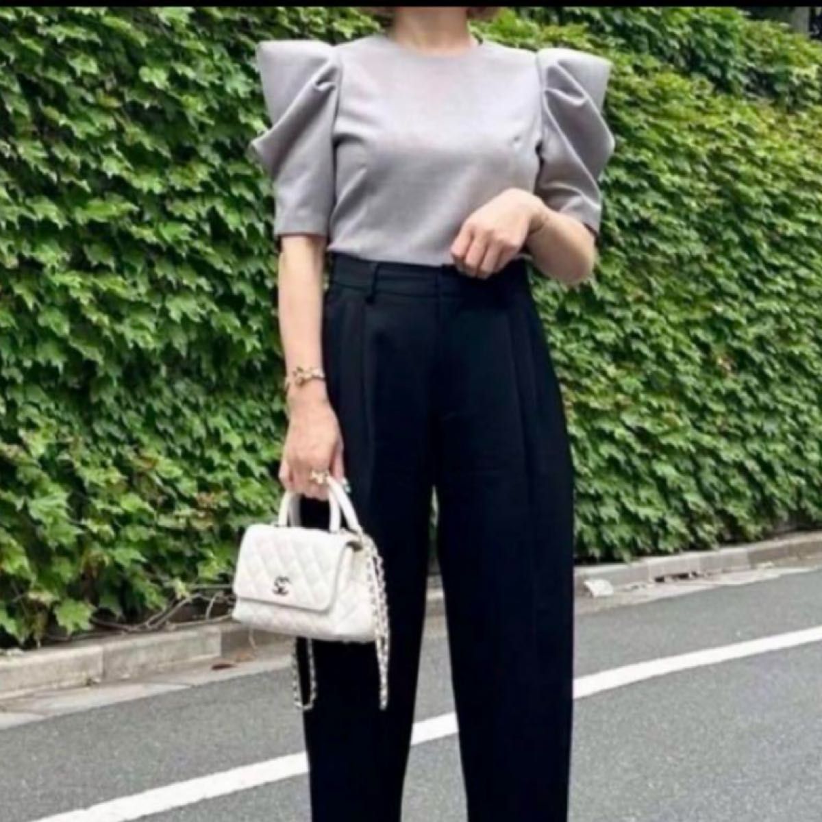新品 cygne シーニュ とんがりトップス 半袖 Emily 東原亜希 新品 cygne シーニュ とんがりトップス 半袖 Emily 東原亜希