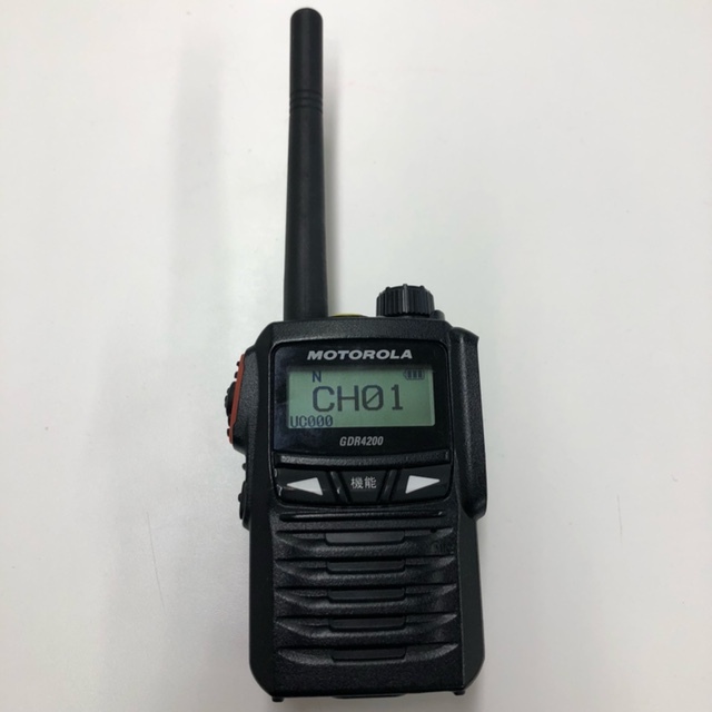 GDR4200 MOTOROLA モトローラ 登録局 3R トランシーバー 充電器 バッテリー 廃局済[8136]_画像2