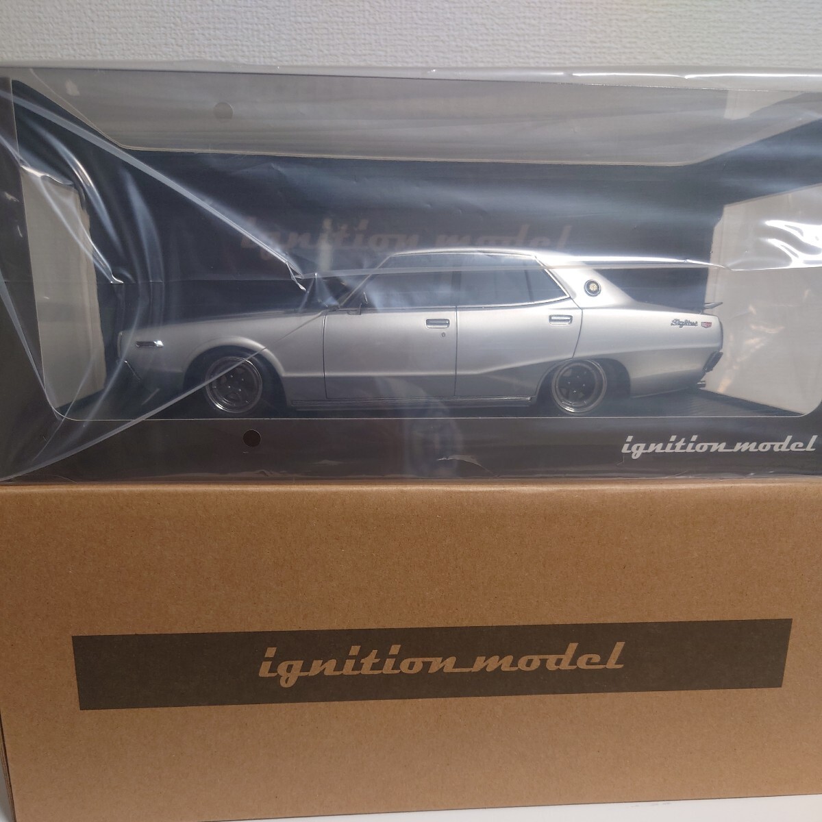 イグニッションモデル 1/18 日産 スカイライン Nissan Skyline 2000 GT-X (GC110) Silver