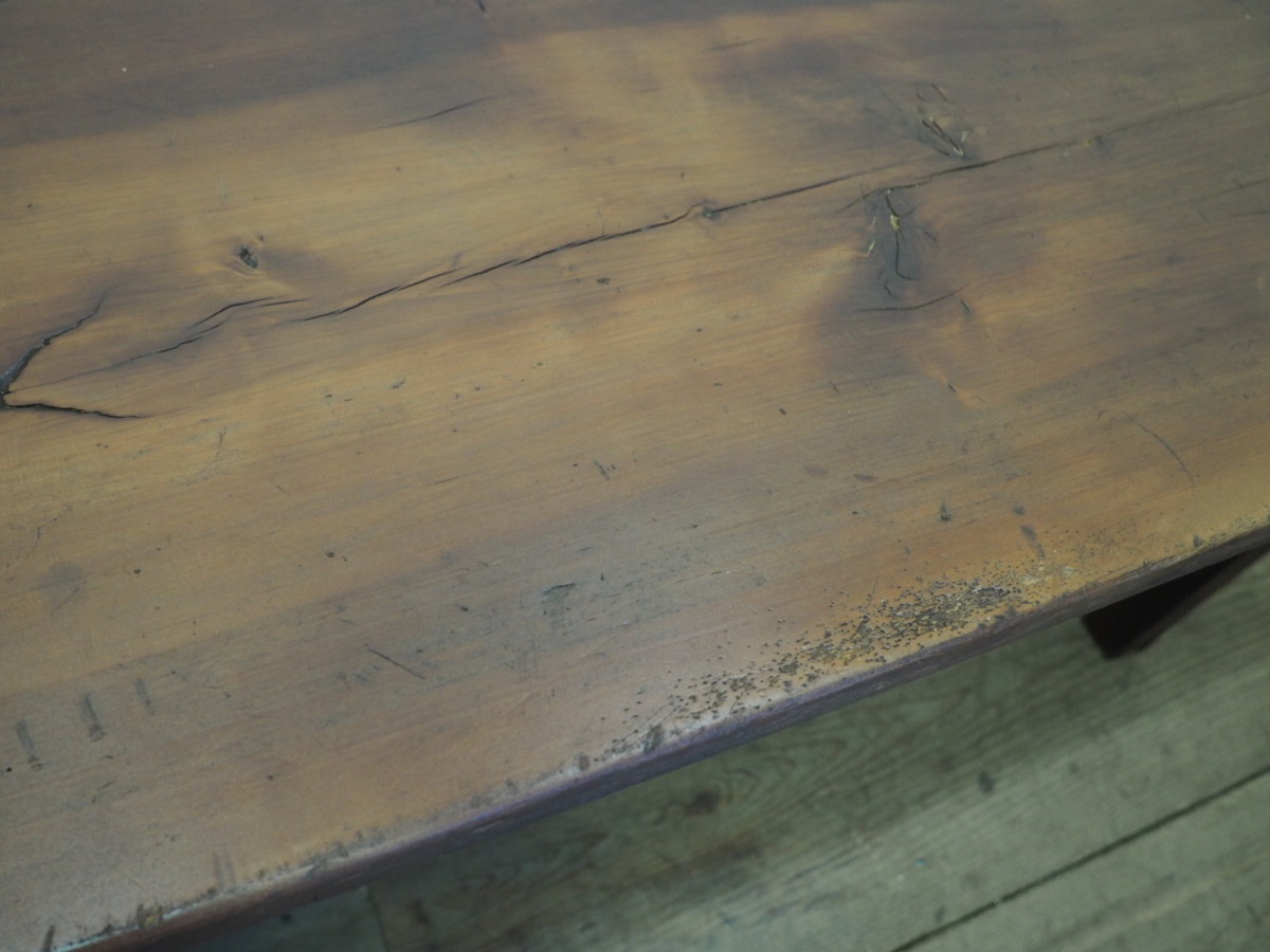 タ荷Z0275◆天板W121cm×D83,5cm◆レトロな味わいの大きい古い木製テーブル◆デスク 作業台 陳列台 展示台 古家具 ビンテージT(ヤD)松_画像5