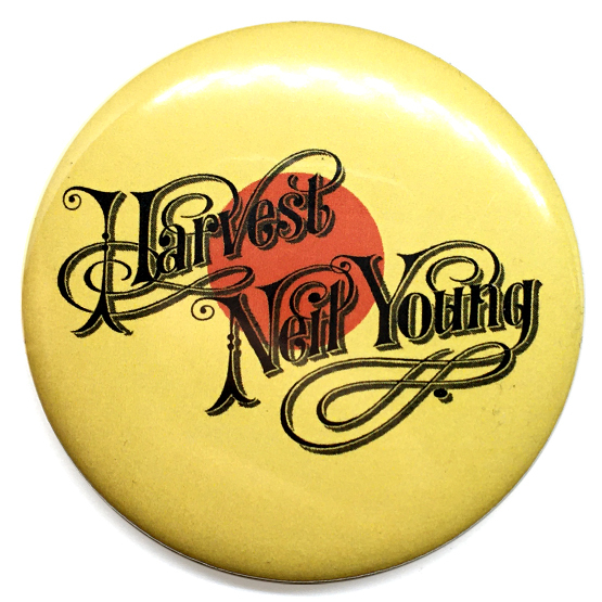 デカ缶バッジ 58mm Neil Young ニールヤング Harvest 1972名盤 Buffalo Springfield Crosby Stills Nash & Young_画像1