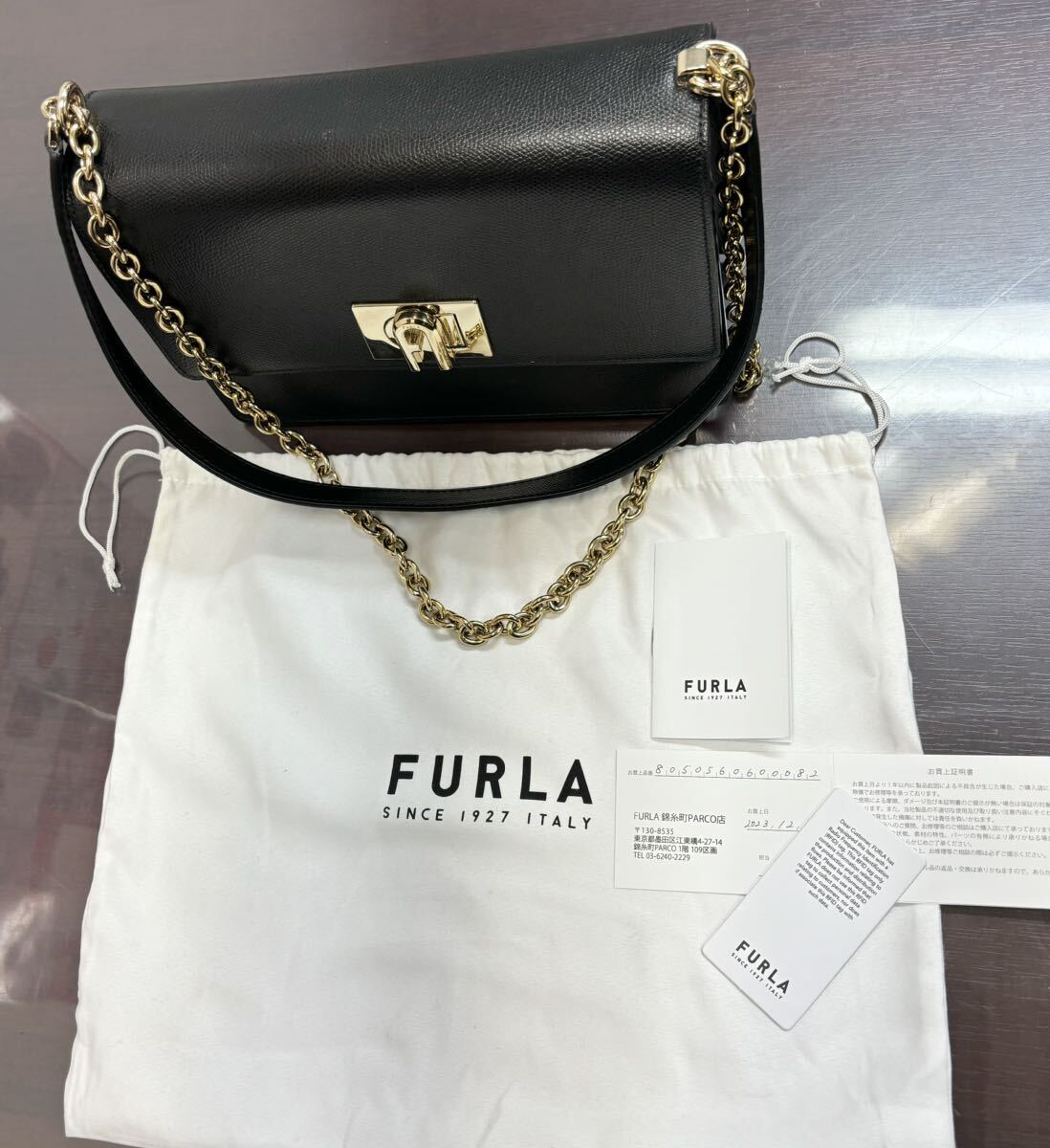 美品 FURLA フルラ ハンドバッグ ショルダーバッグ ロゴ ブラック 黒 保存袋付_画像3