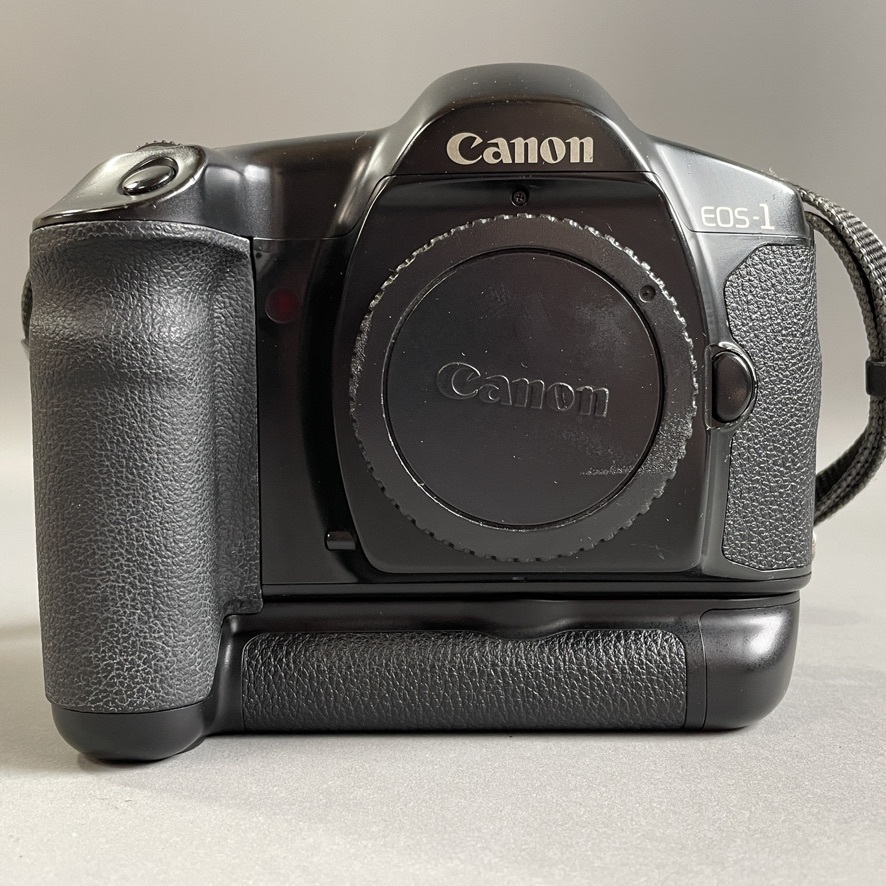 MS1117 一部動作確認 Canon キャノン EOS-1 デジタル一眼レフ ボディ ＋ BP-E1 バッテリーパック (検)カメラ ブラック デジいちの画像2