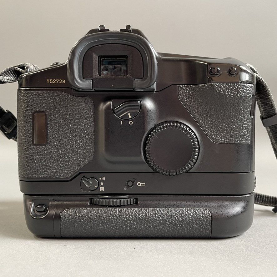 MS1117 一部動作確認 Canon キャノン EOS-1 デジタル一眼レフ ボディ ＋ BP-E1 バッテリーパック (検)カメラ ブラック デジいちの画像4