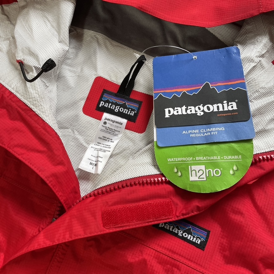 MS1150 タグ付き未使用 patagonia パタゴニア トレントシェル ジャケット メンズLサイズ レッド (検)アウトドア 登山 キャンプ 上着 の画像3