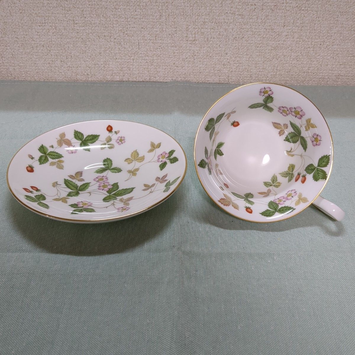 WEDGWOOD ウェッジウッド ワイルドストロベリー カップ&ソーサー プレート セット売り 黒壺