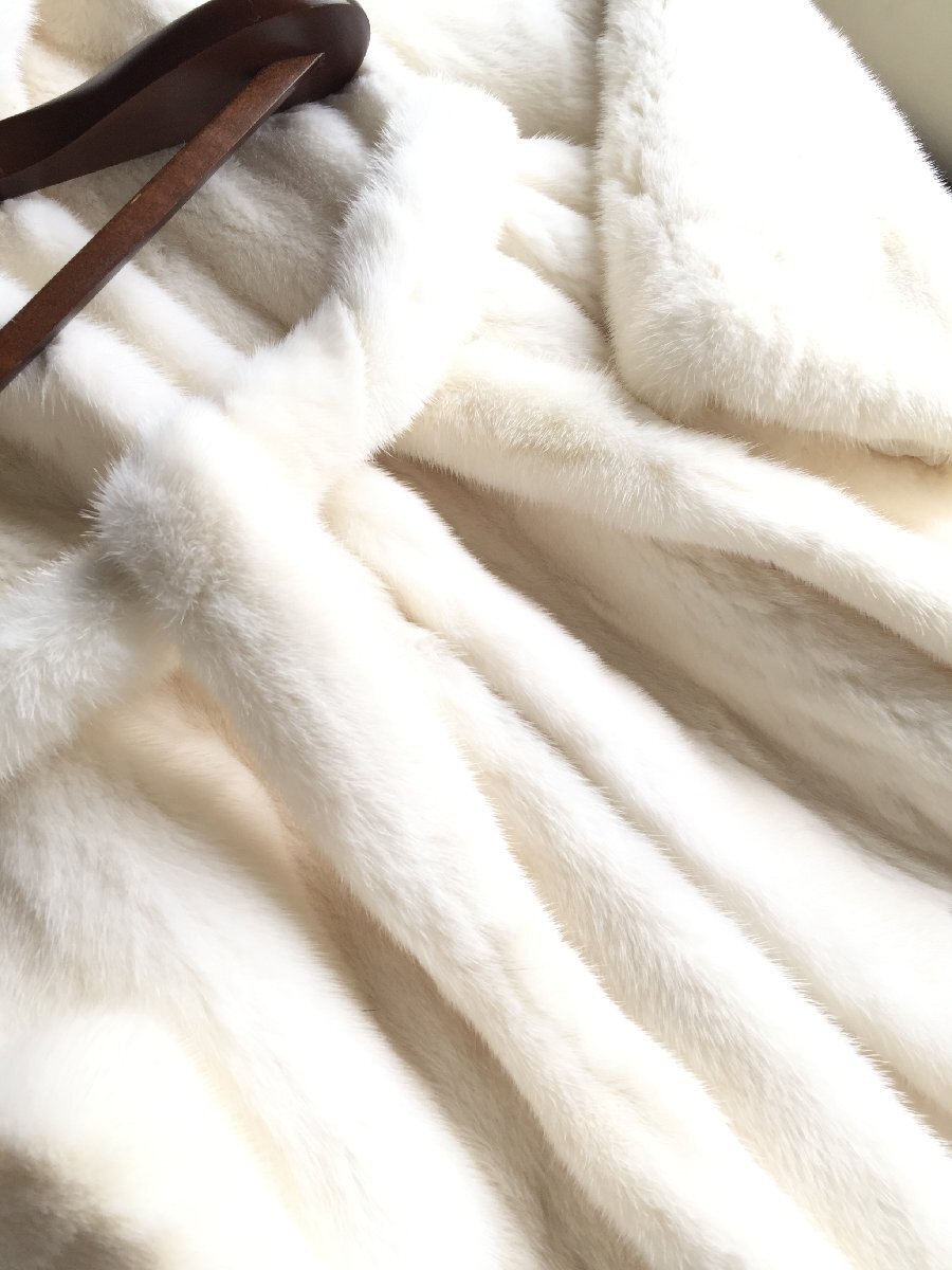 即決　定価318万円　ZELE　PARIS　ゼルパリ　KOPENHAGEN FUR コペンハーゲンファー　最高峰　ホワイトミンクコート☆38サイズ_画像2