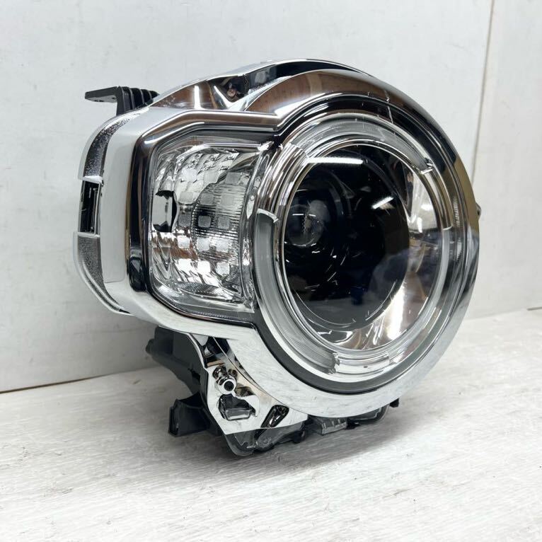 ジャンク 送料込 即決 ハスラー MR92S 純正 LED 右 ヘッドライト ジャンク 送料込 即決 ハスラー MR92S 純正 LED 右 ヘッドライト