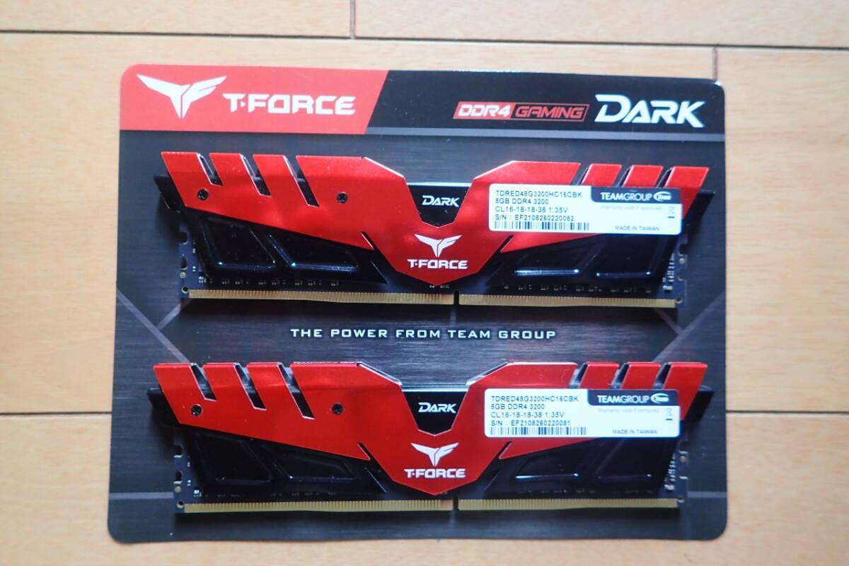 TEAM T-FORCE DARK RED デスクトップ用 メモリ ２枚組 レッド OCメモリ XMP2.0対応 DDR4 3200 16GB（8GB×2）_画像1