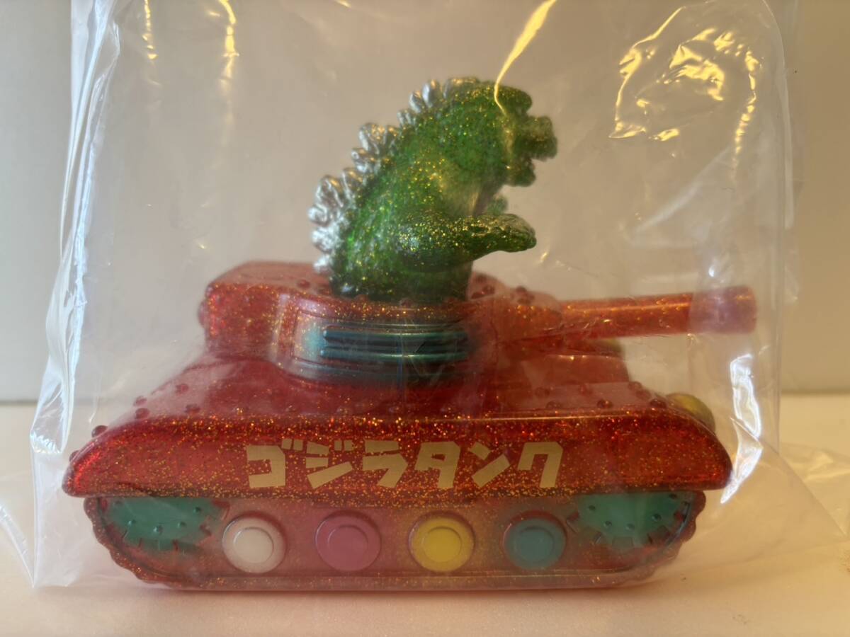 2022 キャラクティックス クリスマス ゴジラタンク クリアグリーンラメ クリアオレンジラメ成型 ソフビ CHARACTICS sofvi GODZILLA TANK_画像2