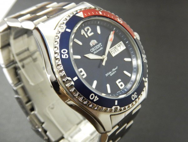 6090 美品売切り☆ オリエント ダイバーウォッチ AA02-C5-B オートマチック デイデイト 20気圧防水 ブルー系 自動巻き メンズ 腕時計の画像3