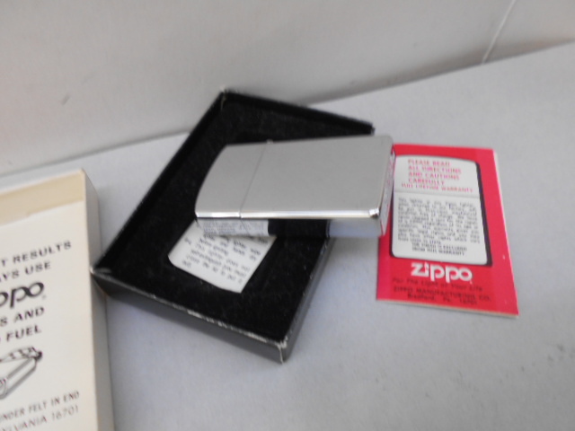 ビンテージ スリムZippo NASA 1982年製　未使用　ニアミント++コンディション,オリジナルインナー箱は汚れ,痛みがあります_画像3