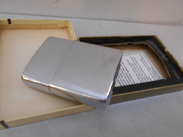 ビンテージ Zippo フィッシャーマン　上下柄　1968年製　未使用　ニアミントコンディション,オリジナルインナー箱は汚れ,痛みがあります_画像3
