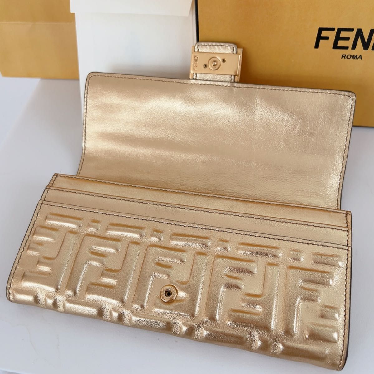 FENDI フェンディ 長財布 ゴールド 8M0251 AAF2|Yahoo!フリマ FENDI フェンディ 長財布 ゴールド 8M0251 AAF2|Yahoo!フリマ