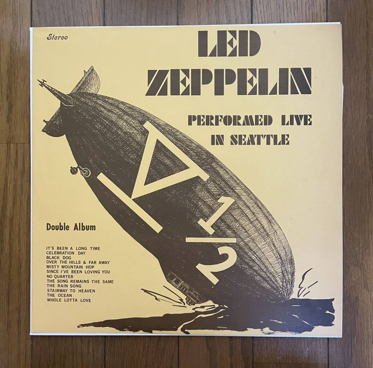 V1/2 Performed Live In Seattle LED ZEPPELIN レッド・ツェッペリン Not TMOQ 2LP 盤面良好 レア 1973年7月17日 ワシントン州シアトル公演の画像1