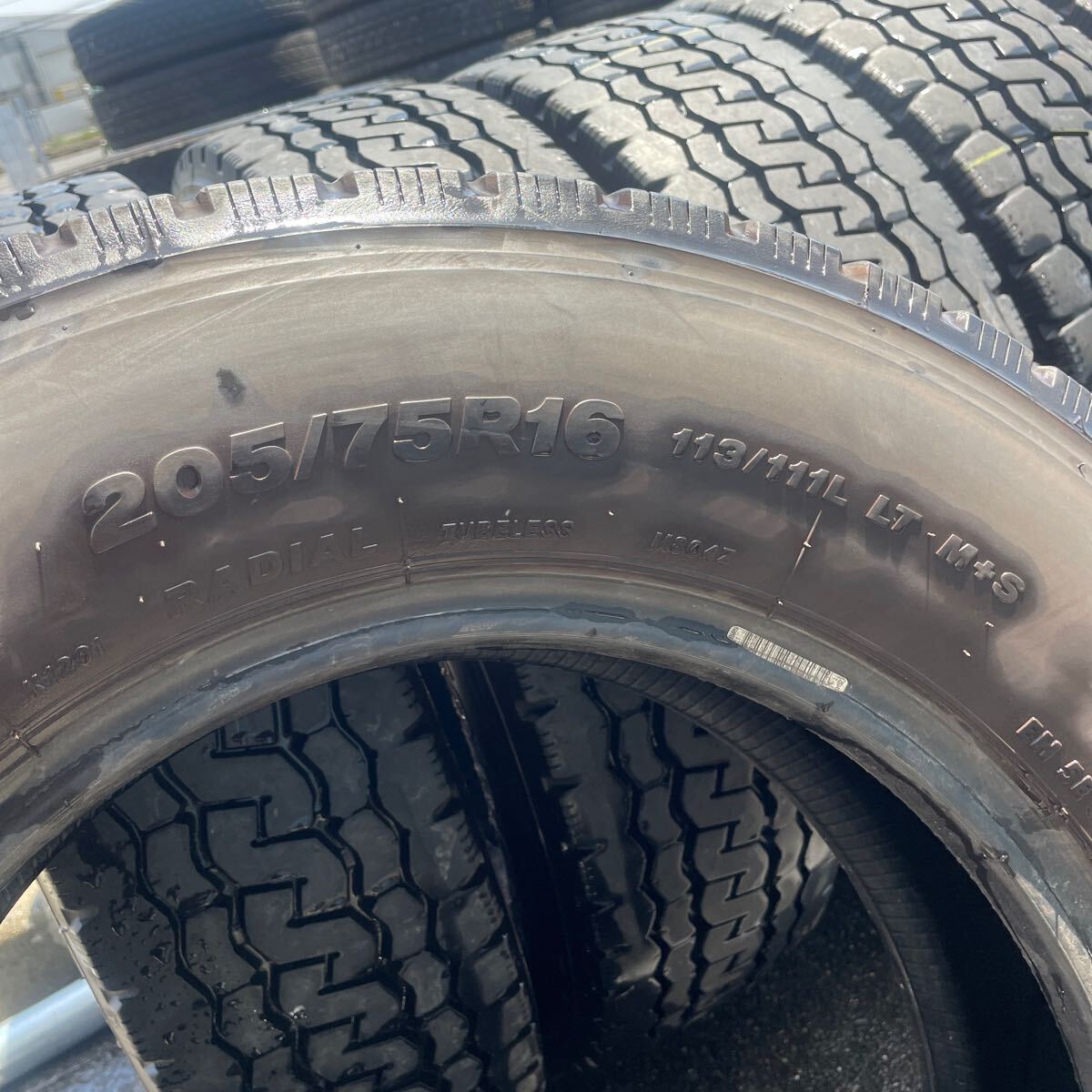 205/75R16 中古地山　ブリヂストン　激安美品　　6本セット：30000円_画像4