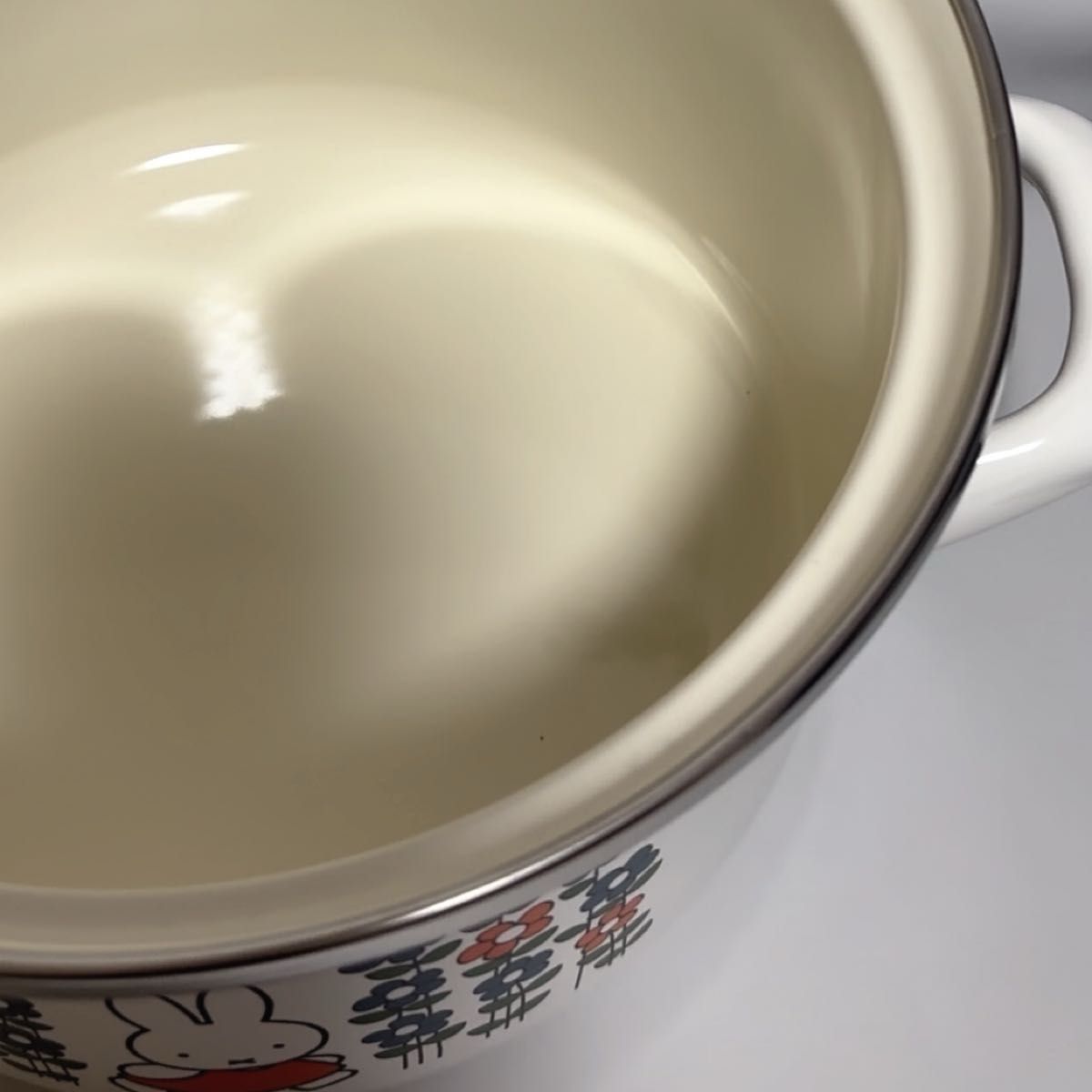 ル・クルーゼ(Le Creuset) ミッフィー EOS ホーロー鍋 琺瑯 18cm ル・クルーゼ(Le Creuset) ミッフィー EOS ホーロー鍋 琺瑯 18cm