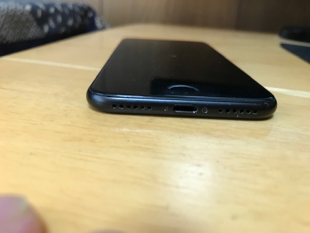 ★au iphone7 128GB ブラック　sinフリー　訳アリ品★_画像4