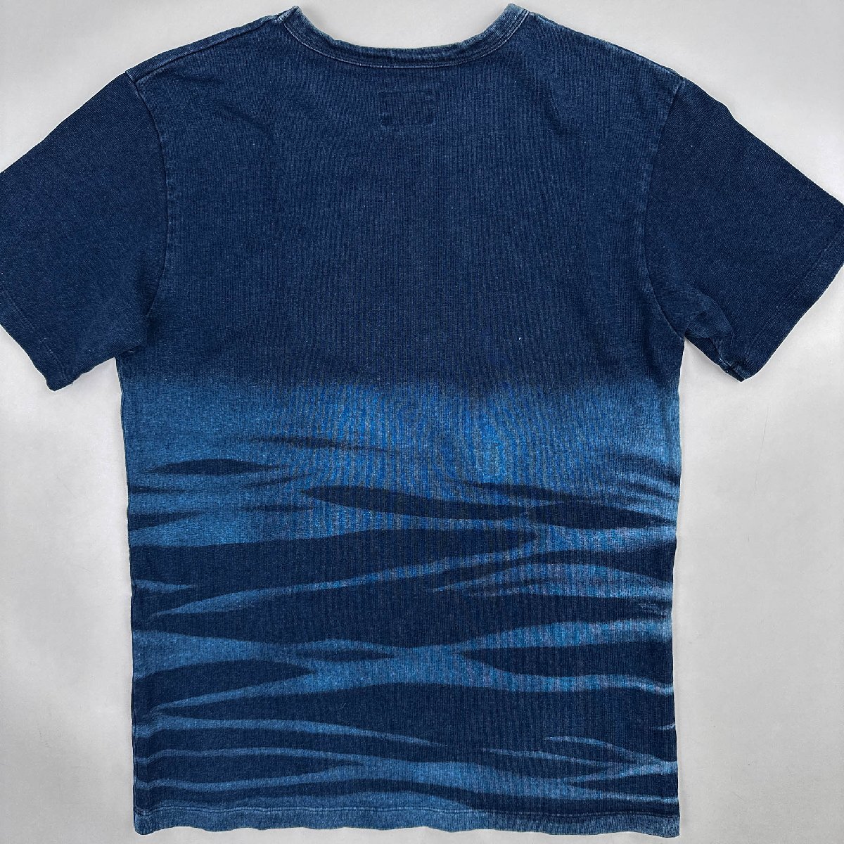 「衣」ころも 古代新 インディゴ 藍染 和柄 桃太郎 総柄 半袖 Tシャツ サイズ ( M ) /京都_画像6
