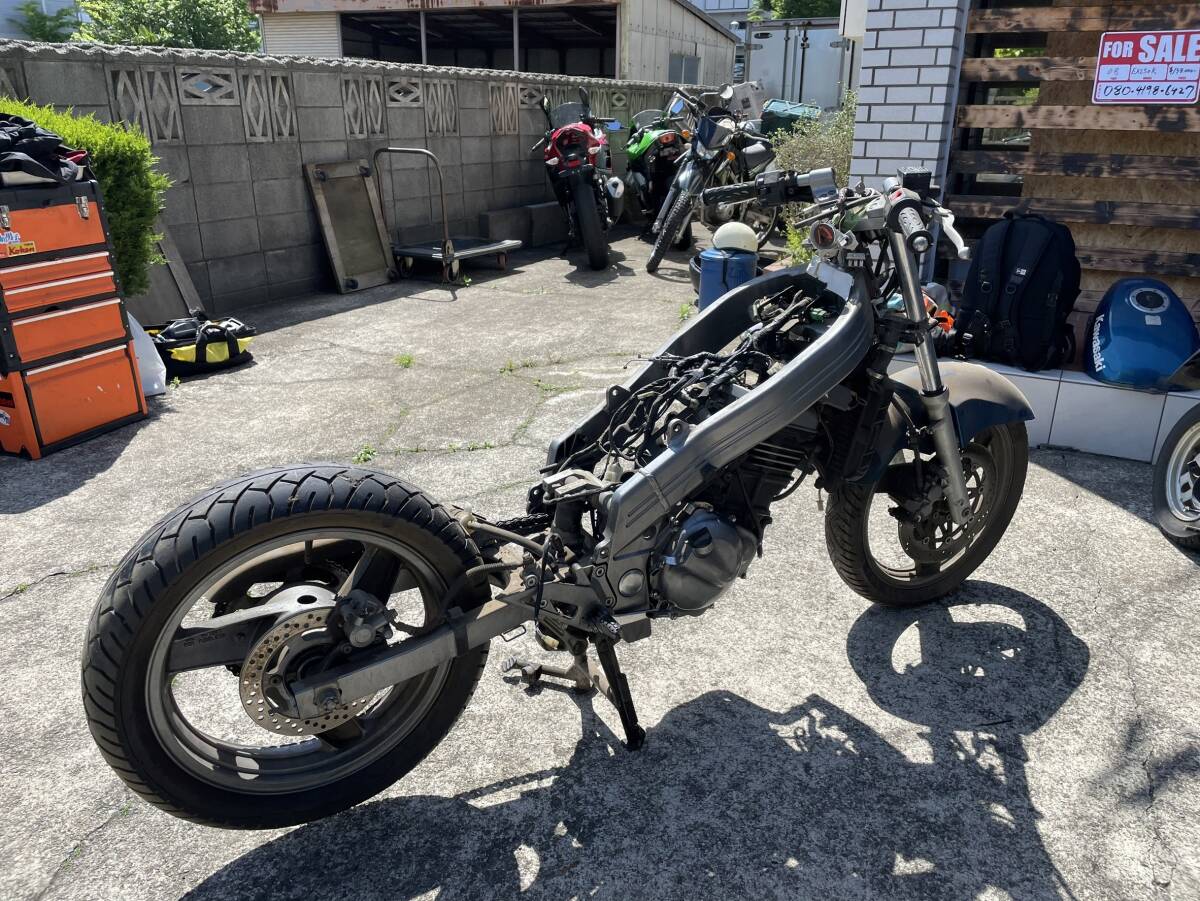 ZZR250 ZZ-R250 レースベースに 書類なし　部品どり　ジャンク_画像8