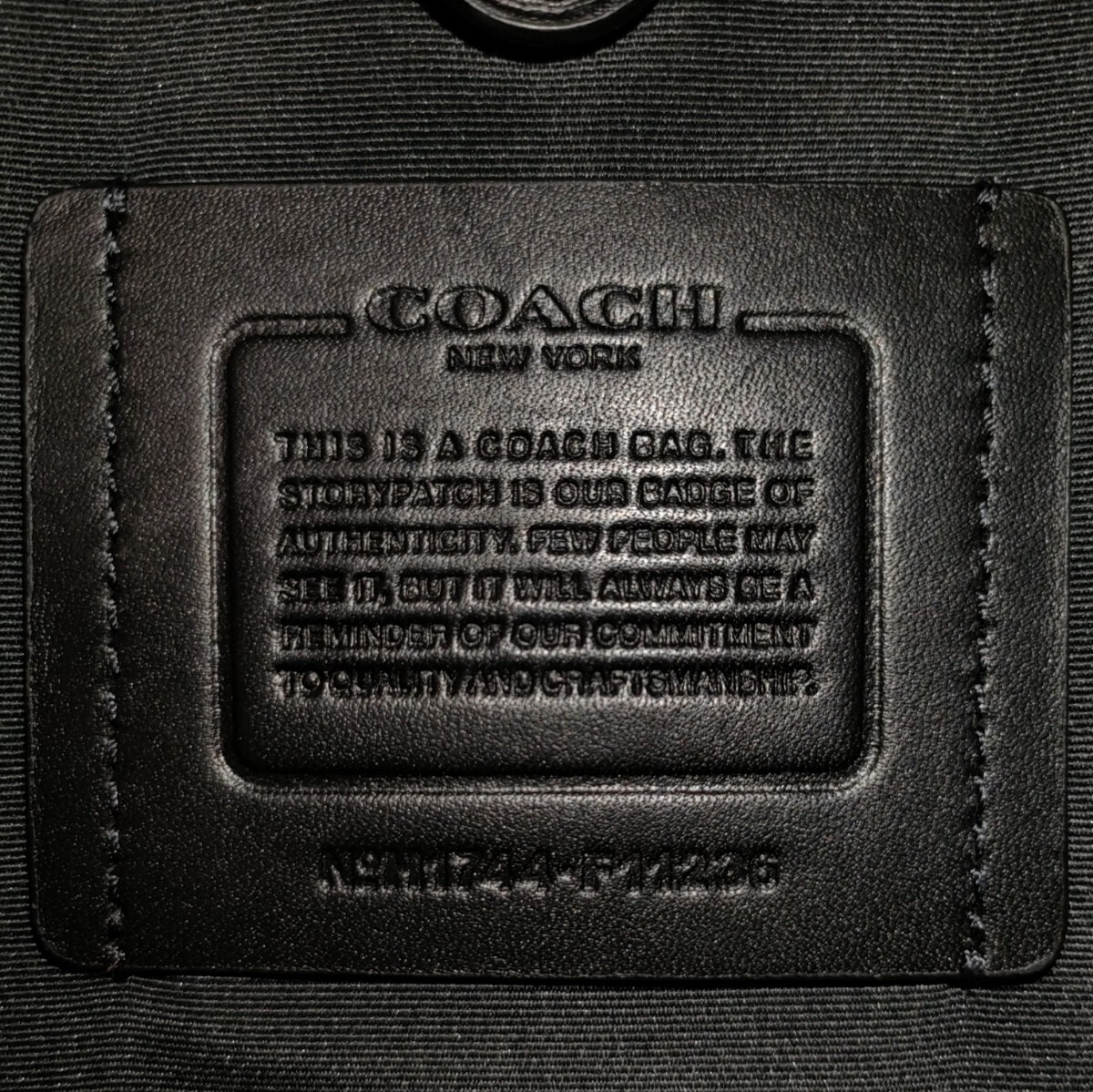 送料無料 美品 COACH コーチ メンズ ボディバッグ チャールズ パック ウィズ ベースボールステッチ F11236ブラック