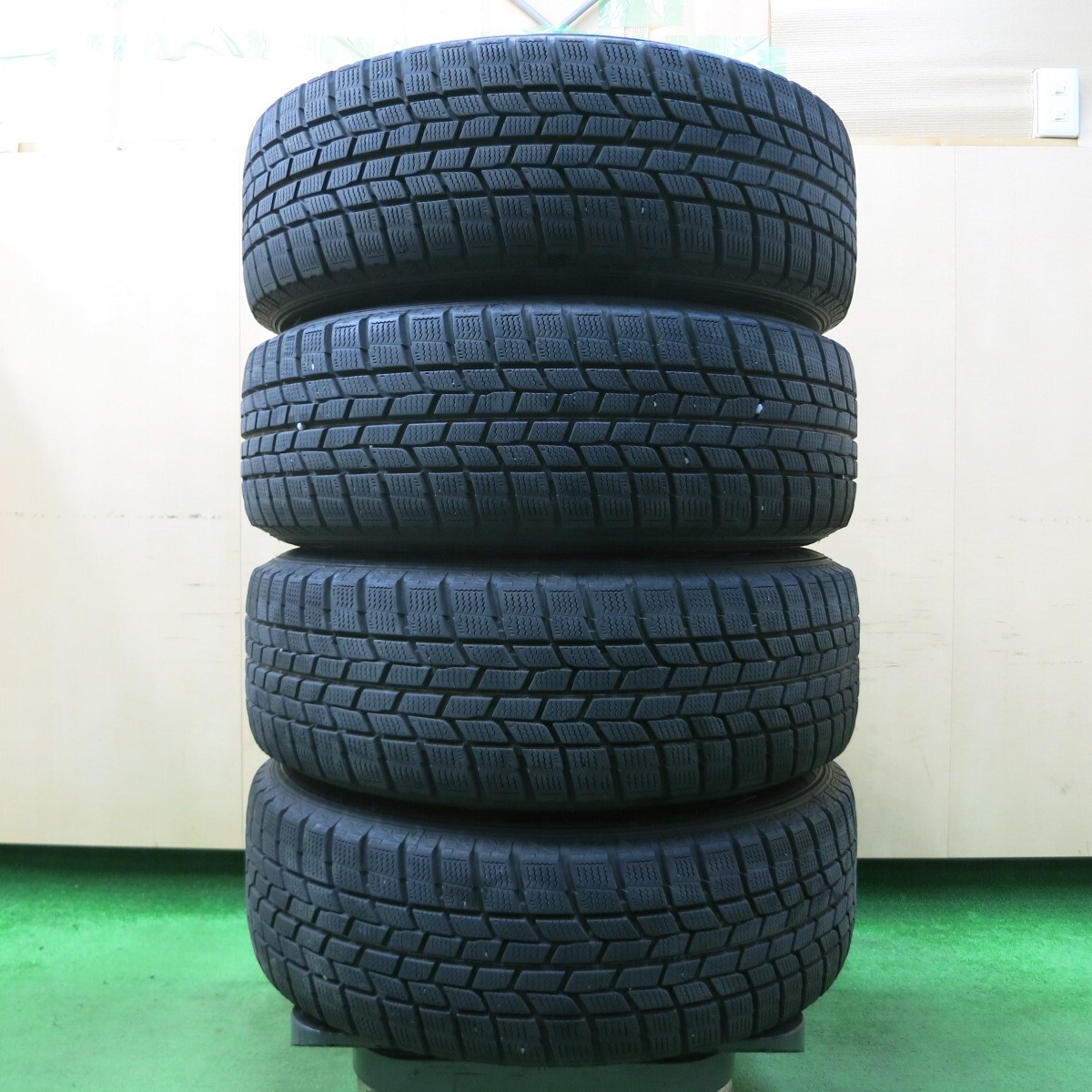 *送料無料* バリ溝！キレイ！8.5分★プリウス等 195/65R15 スタッドレス グッドイヤー アイスナビ6 ravrion RS01 PCD100/5H★4042709イス_画像8