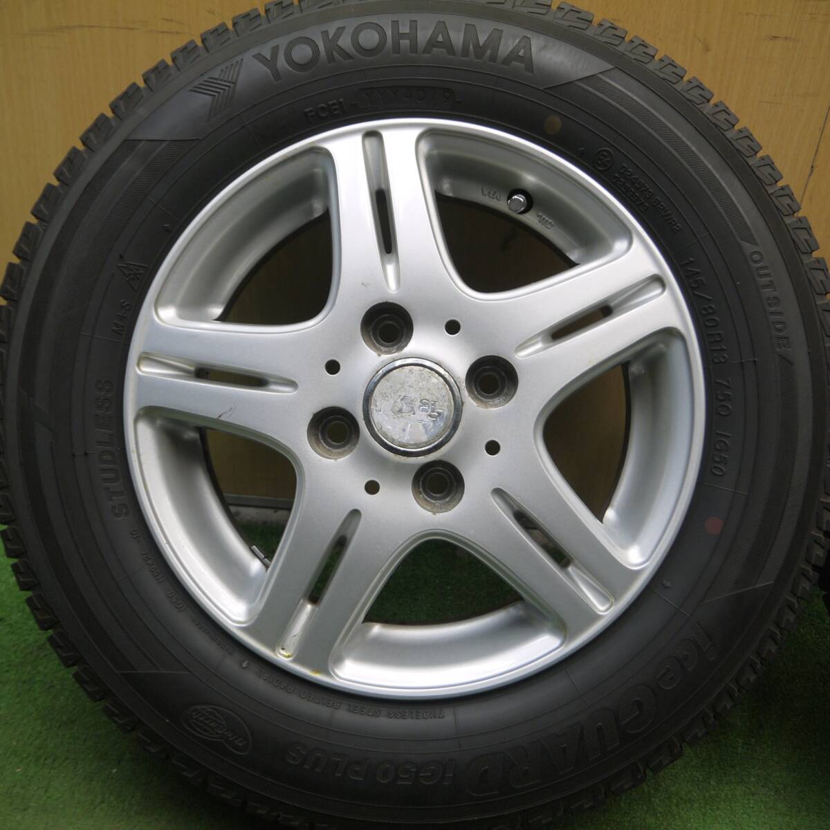 *送料無料* バリ溝！8.5分★スタッドレス 145/80R13 ヨコハマ アイスガード iG50 プラス DUFACT DF5 デュファクト PCD100/4H★4050709Hス_画像2