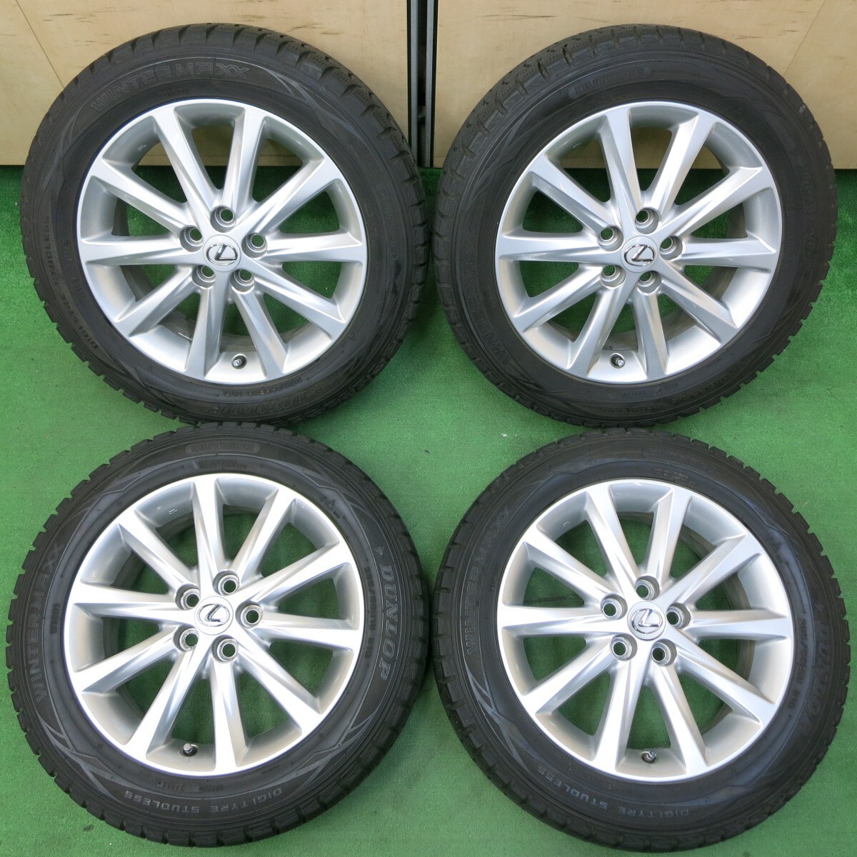 *送料無料* バリ溝 綺麗 8.5分★レクサス CT200h 純正 205/55R16 スタッドレス ダンロップ ウインターマックスWM01 PCD100/5H★4051004イス_画像1