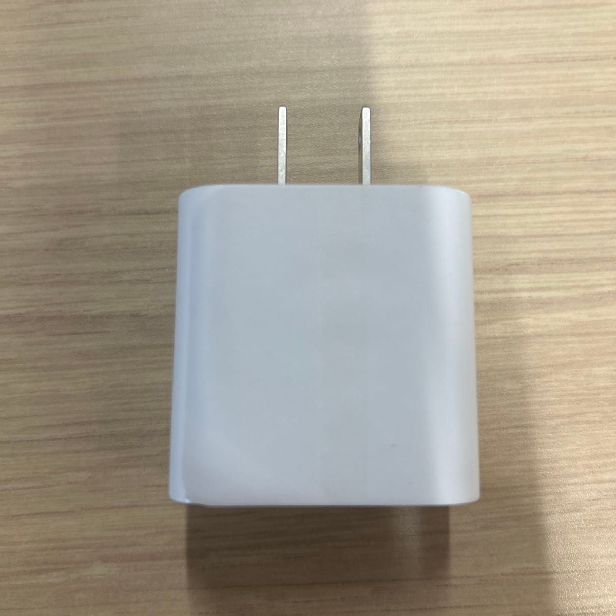 【新品　純正品】Apple 20W USB-C電源アダプタ　Lightningケーブル