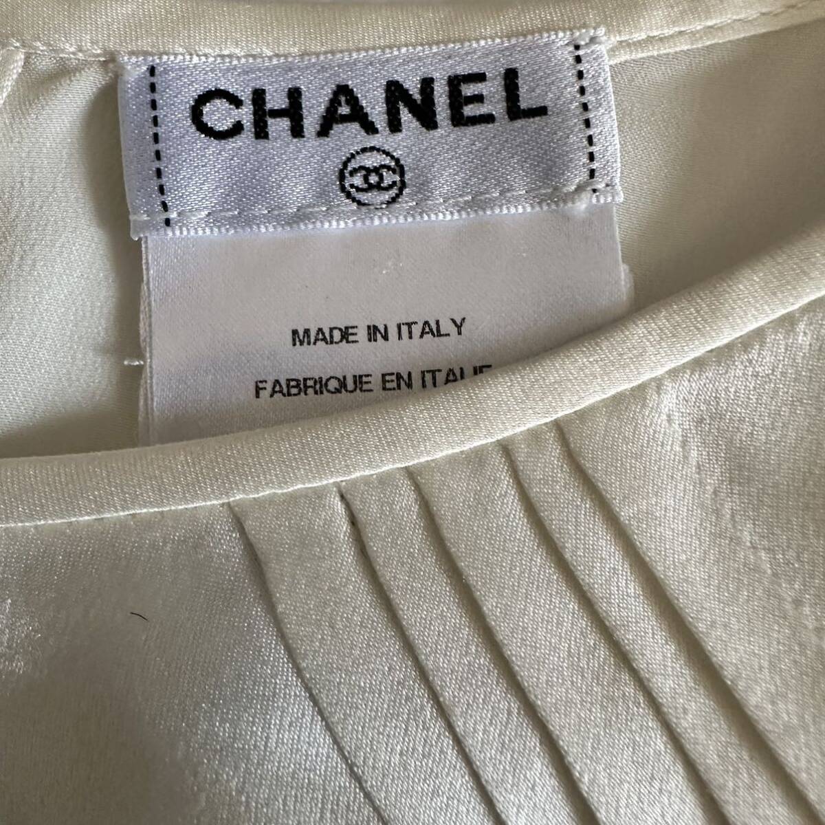 CHANEL Chanel no sleeve blouse cut and sewn tank top ivory silk 100%