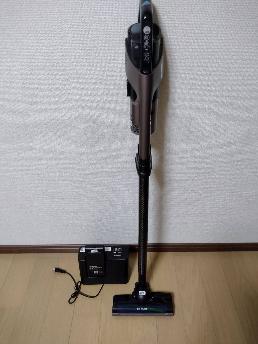 シャープ★コードレス掃除機★EC-HR7-T★2021年製★バッテリーの状態　良好★ヘッド回転×