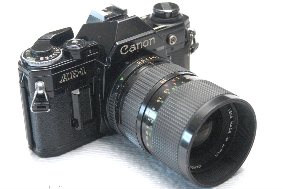 Canon キャノン 昔の高級一眼レフカメラ AE-1ボディ + 純正35-70mm高級レンズ付 希少品 ジャンクの画像1