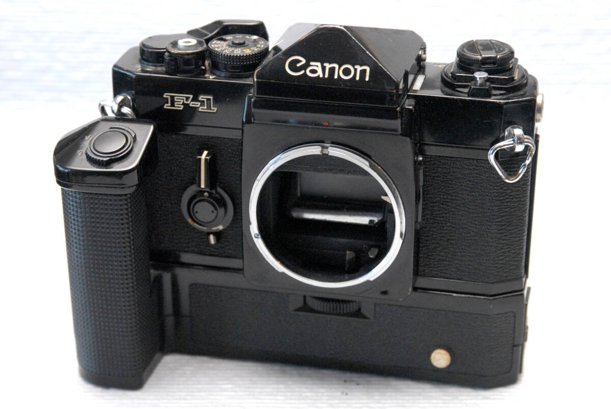 Canon キャノン 昔の高級一眼レフカメラ F-1ボディ+（ワインダー付） 希少品_画像1
