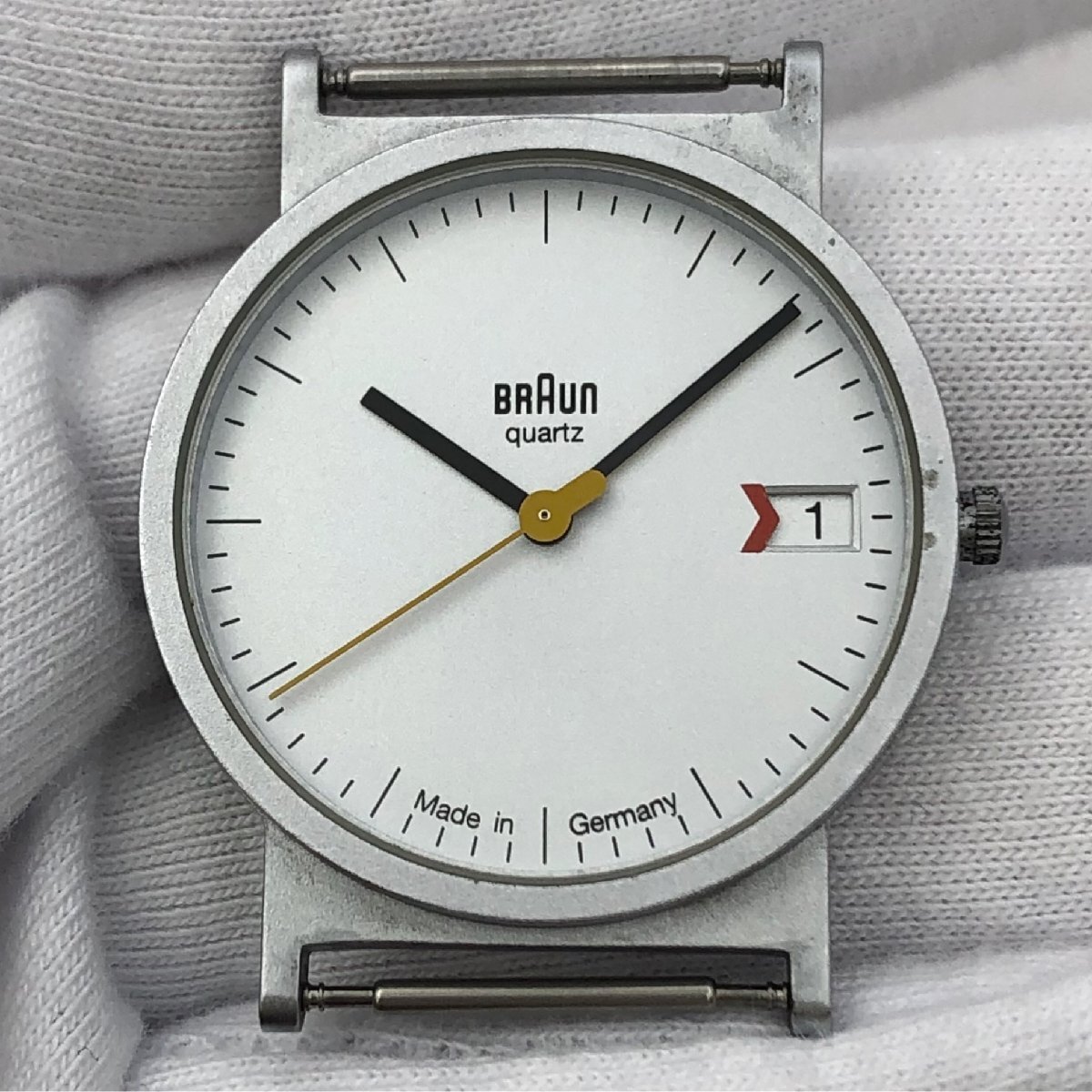 1 jpy ~/BRAUN/ Brown /3 802/Made in Germany/ 3 hands / Date / silver face / silver color / round / quartz / men's wristwatch / Junk /T135
