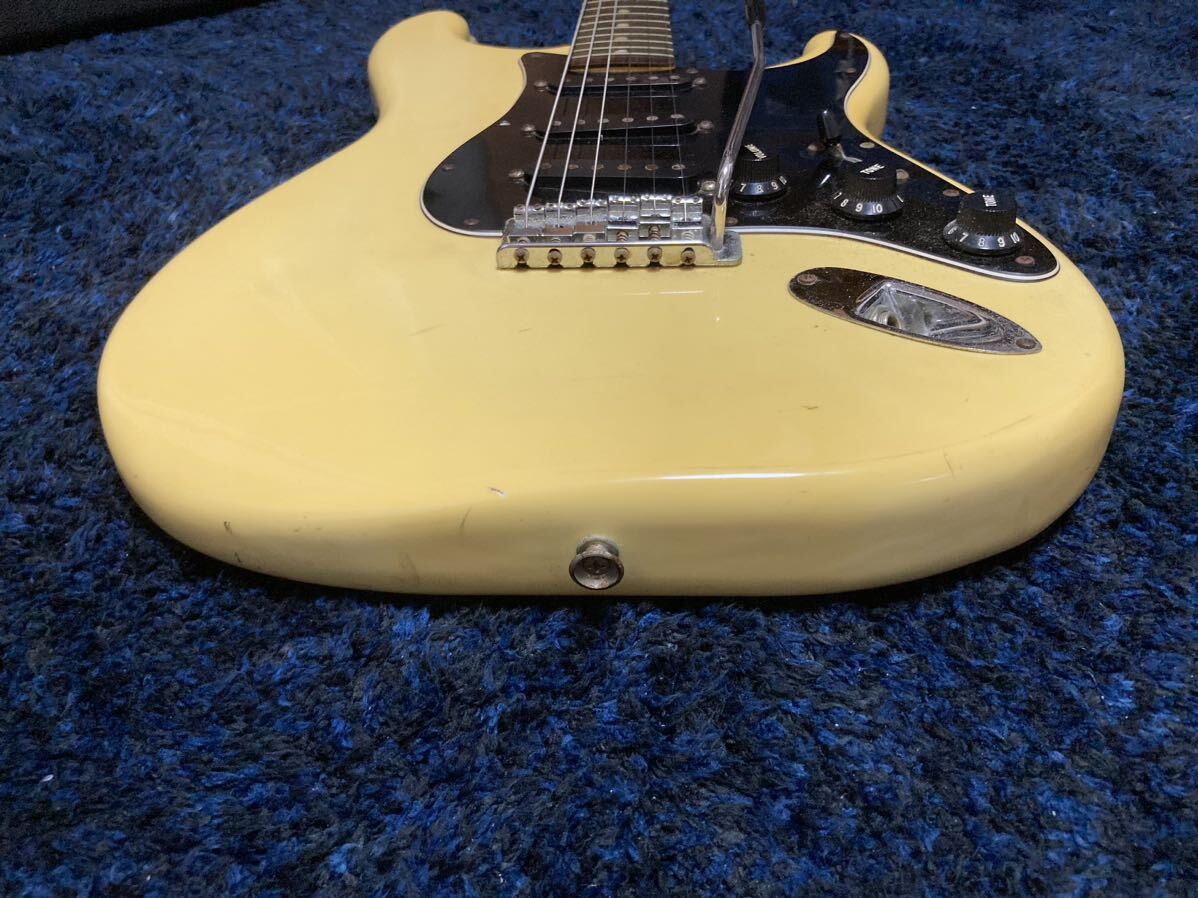 超希少 美品 1977年製 Fender USA Stratocaster Vintage ヴィンテージ フェンダー ストラトキャスター 純正ケース 付属品ありの画像4