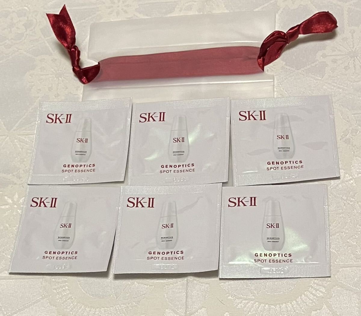 送料無料 新品 SK-II ジェノプティクス スポット エッセンス 0.7ml x 6 サンプル 美白美容液 シミ_画像1