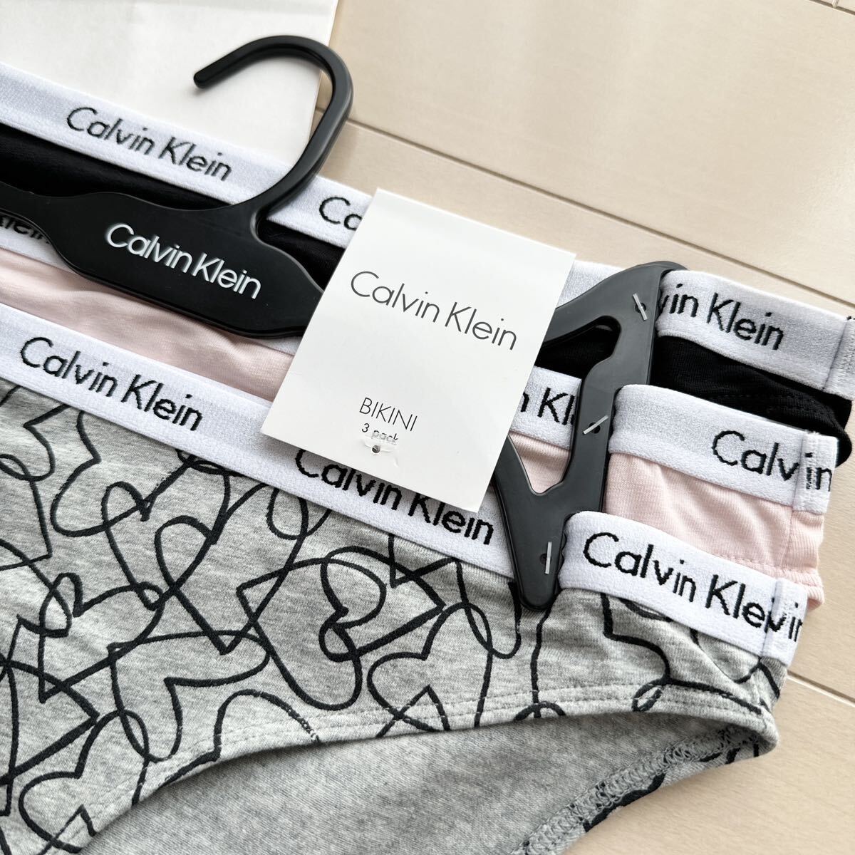 Calvin Klein カルバンクライン レディース 下着 セット ショーツ M L ブラック グレー ハート ピンク 黒 コットン パンツ ウェストロゴ_画像2