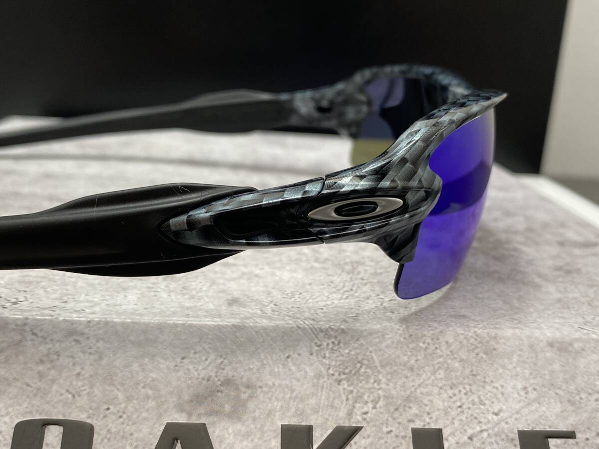 偏光★OAKLEYオークリー FLAK2.0 フラック Carbon Fiber黒ブラックカーボン/POLARIZED ICEブルーミラー USA製サングラス アジアンフィット_画像6