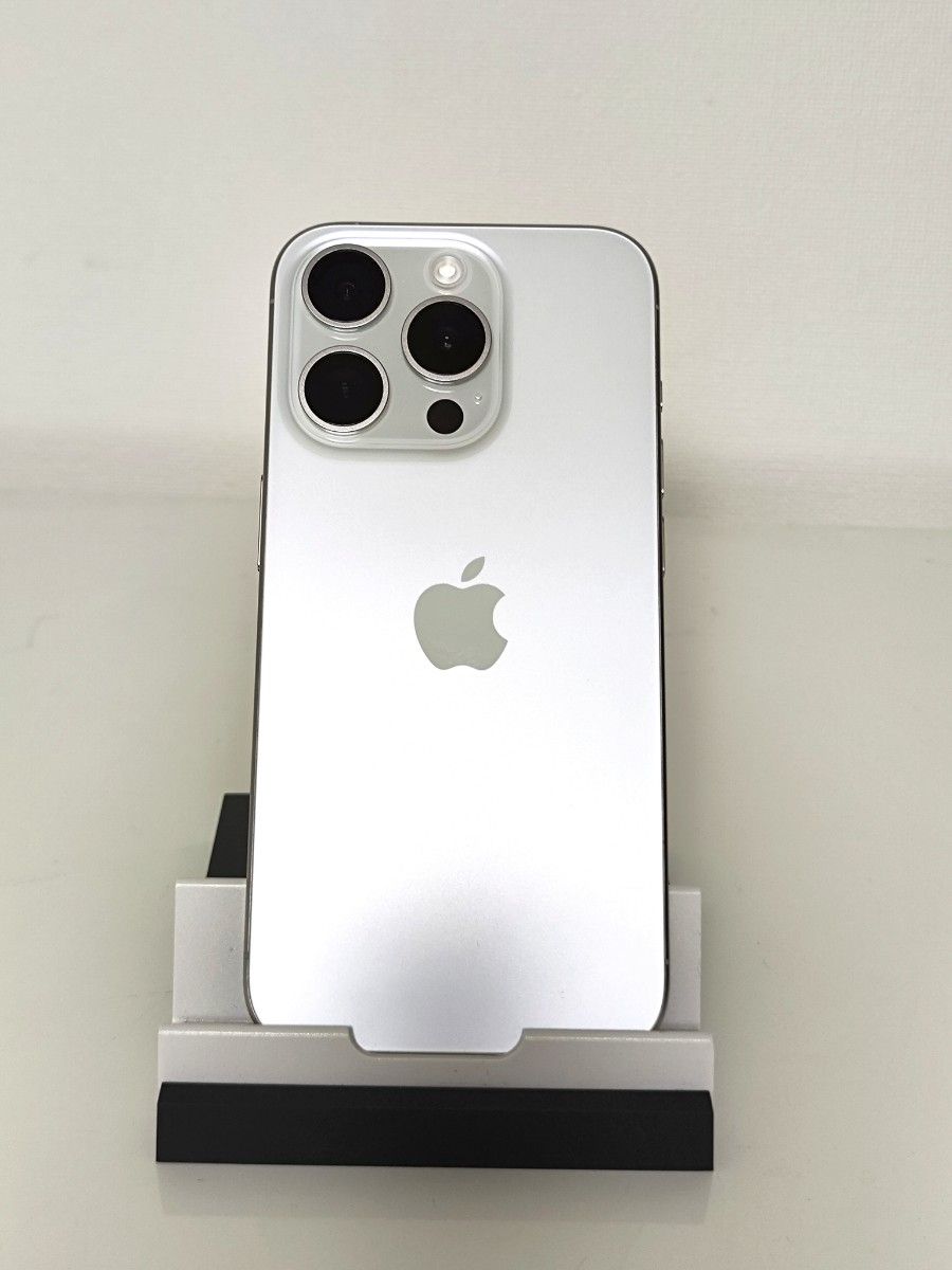 美品 国内版SIMフリー iPhone15 Pro 256GB ホワイトチタニウム 美品 国内版SIMフリー iPhone15 Pro 256GB ホワイトチタニウム