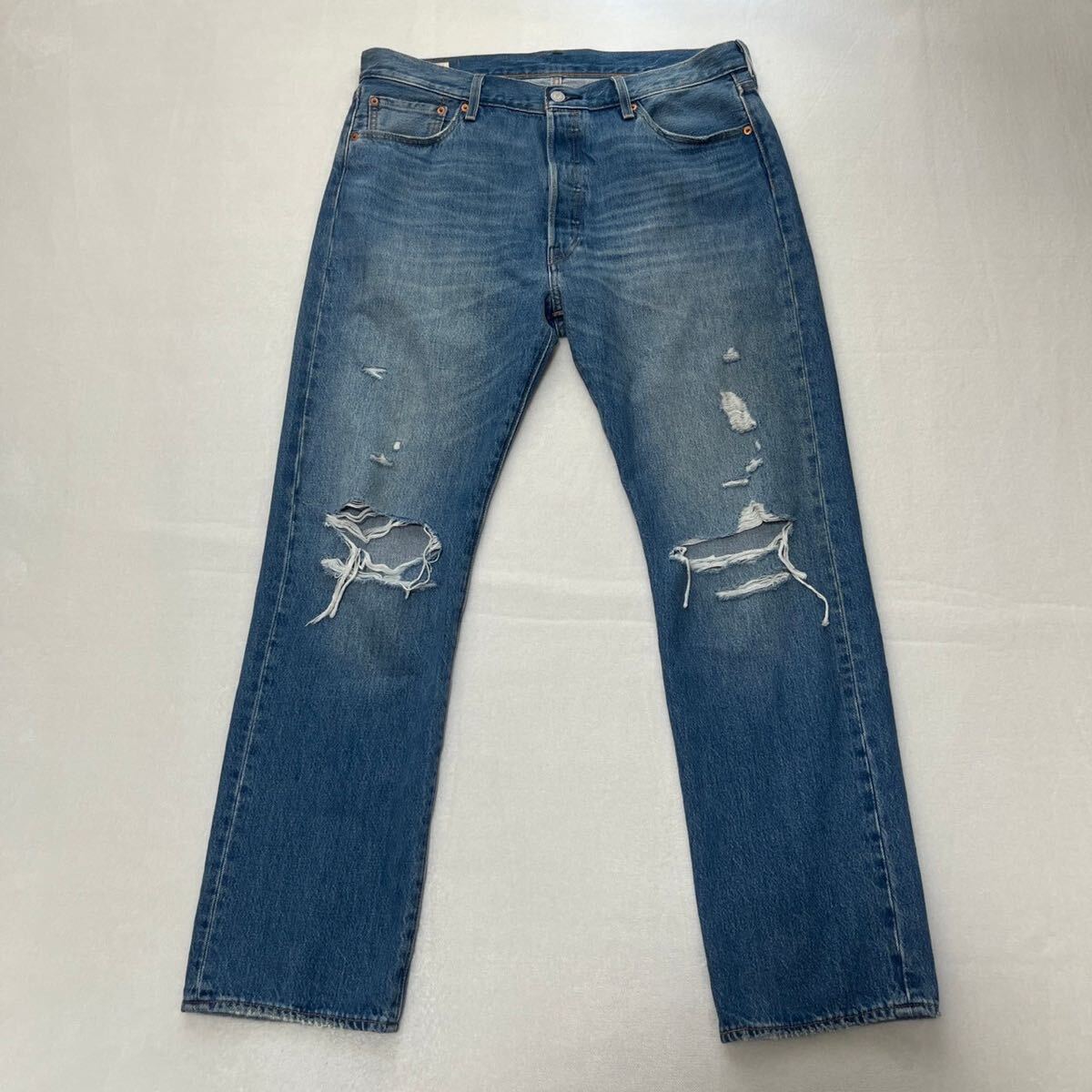 【極美品】Levi's リーバイス501 150周年記念モデル ダメージデニム_画像2