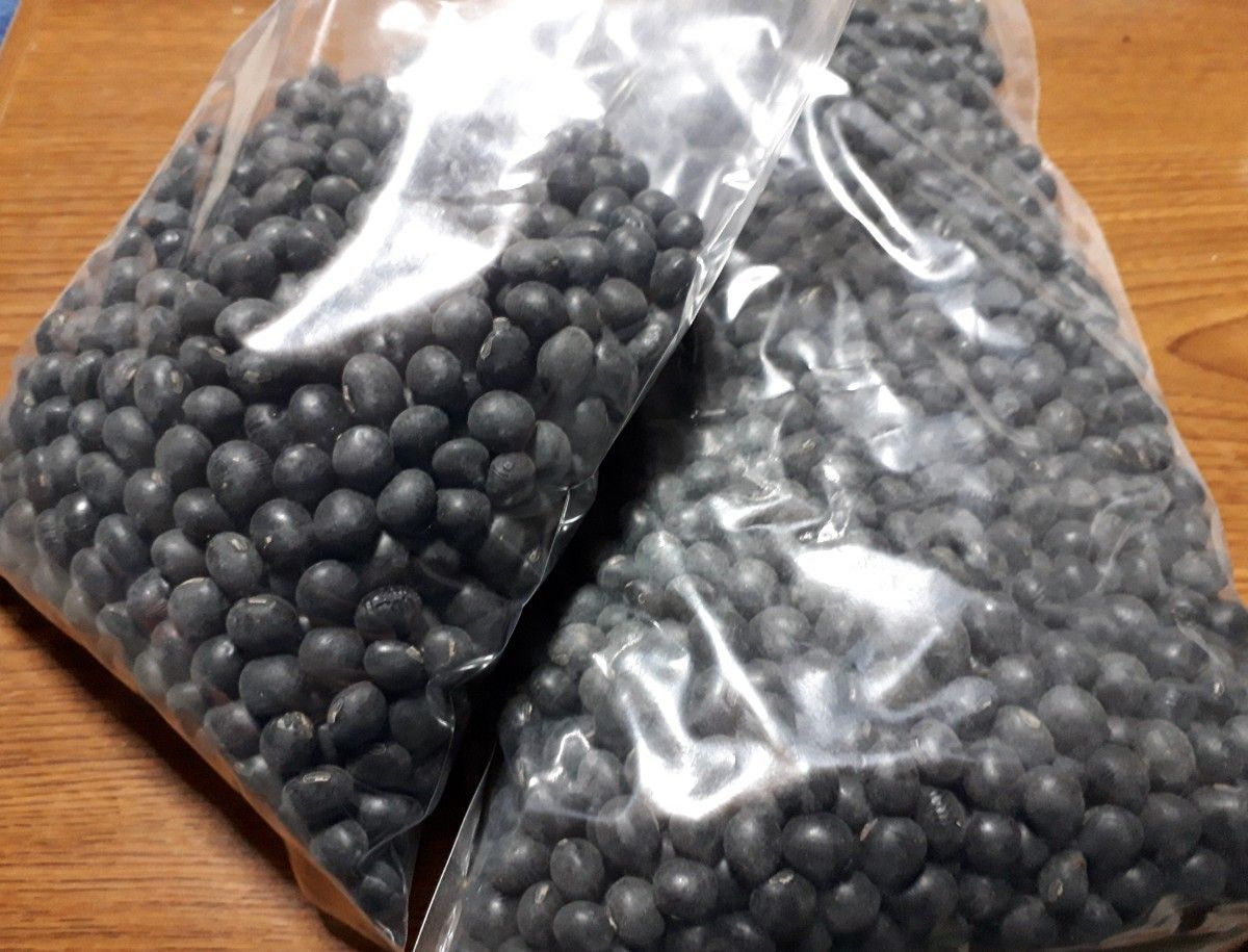 【送料無料】令和5年度滋賀県産　農薬・化学肥料不使用　黒豆1000g