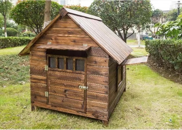 屋外用 耐候性 木製 天然木 犬小屋 ペットハウス ドッグハウス 犬舎 三角屋根 脚付き 小型犬 中型犬 通気性 組み立て 夏は涼しく冬は暖かいの画像1