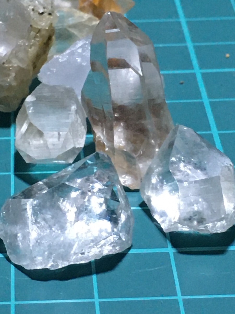 国産鉱物　水晶いっぱい_画像2