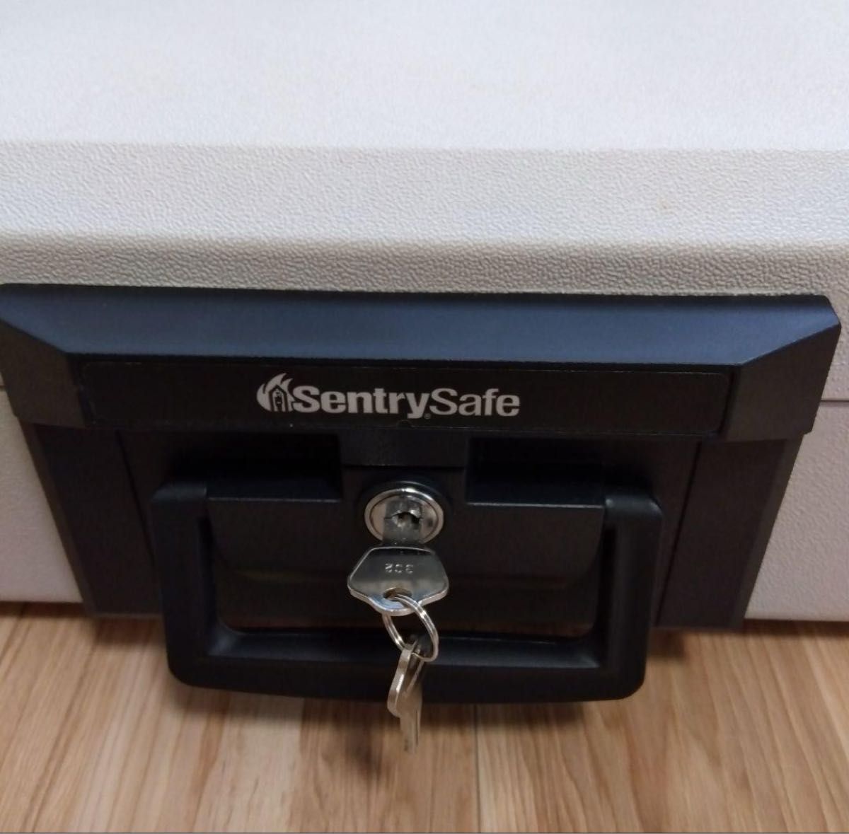 SENTRY ポータブル耐火保管庫 耐火金庫