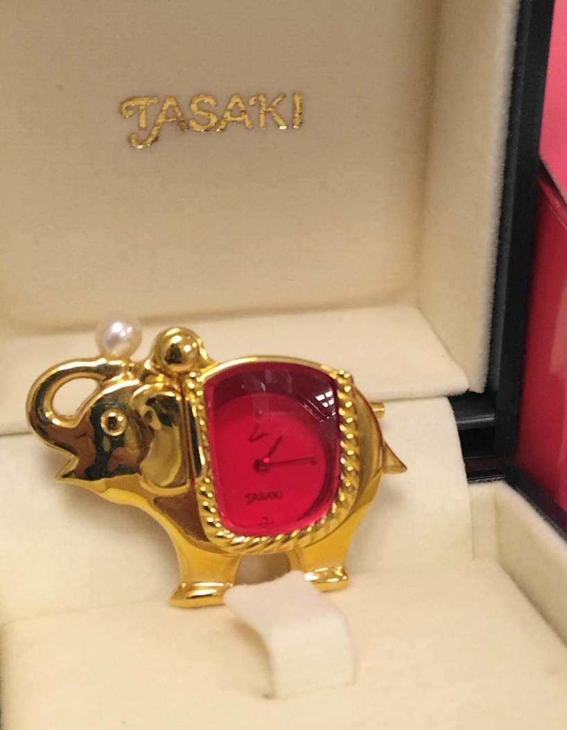 **#17286 Tasaki Shinju брошь / часы TASAKI жемчуг ./ Elephant Y520-0010 кварц **