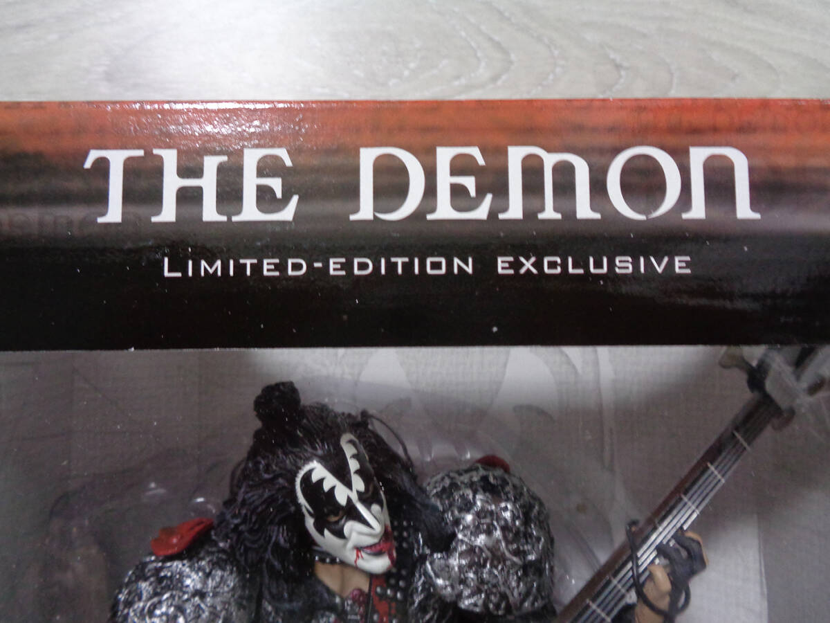 KISS ジーン・シモンズ THE DEMON 12インチ・フィギュア マクファーレン・トイズ 2002年 新品 未開封_画像10